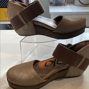 OTBT Women's Platform Shoes in Brown and Tan
